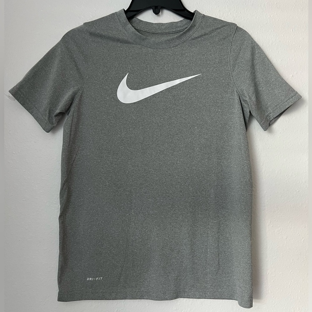 Nike Dri Fit Grey Large boys